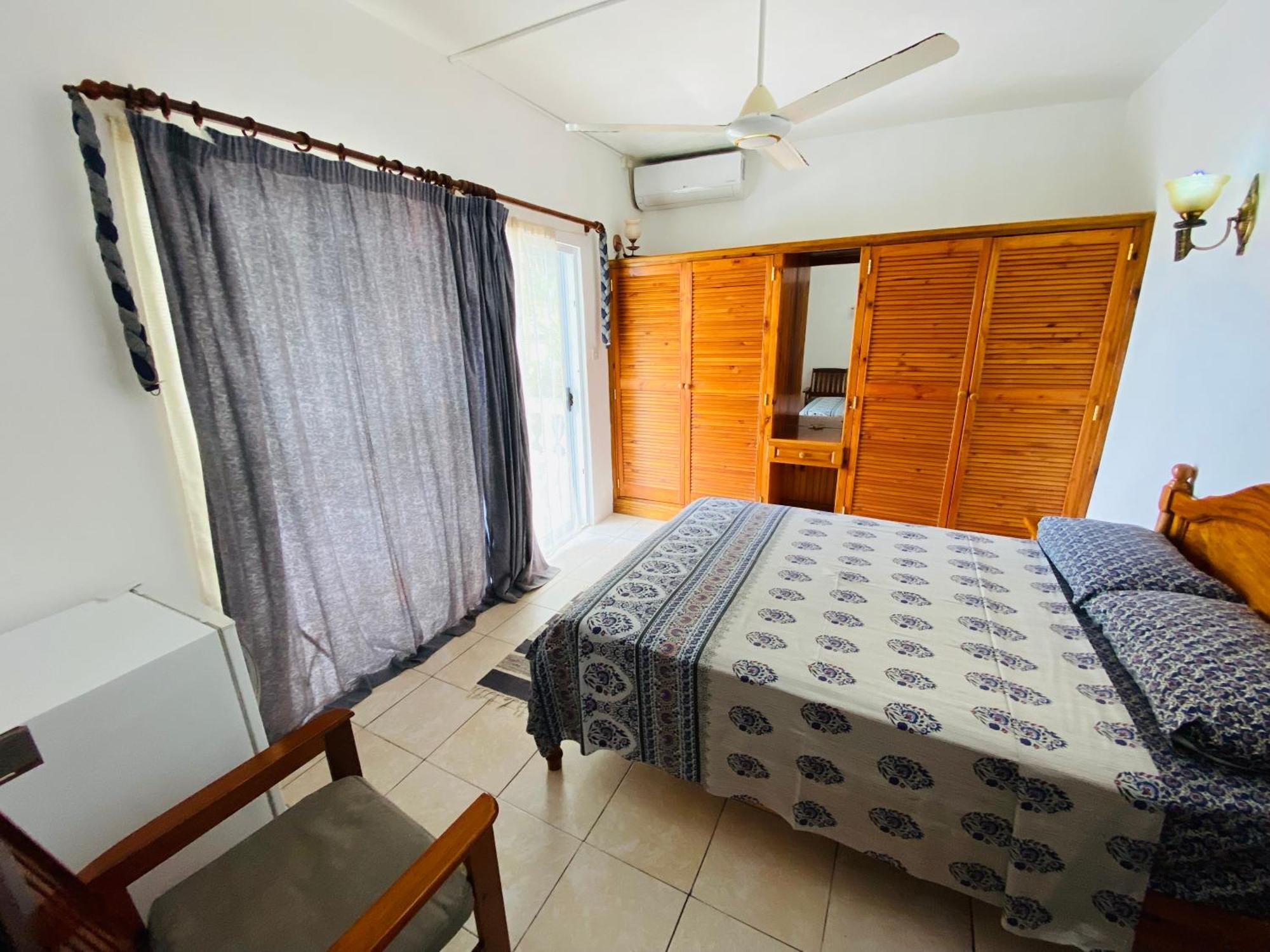 Oceanic View Apartments โบวาลง ภายนอก รูปภาพ